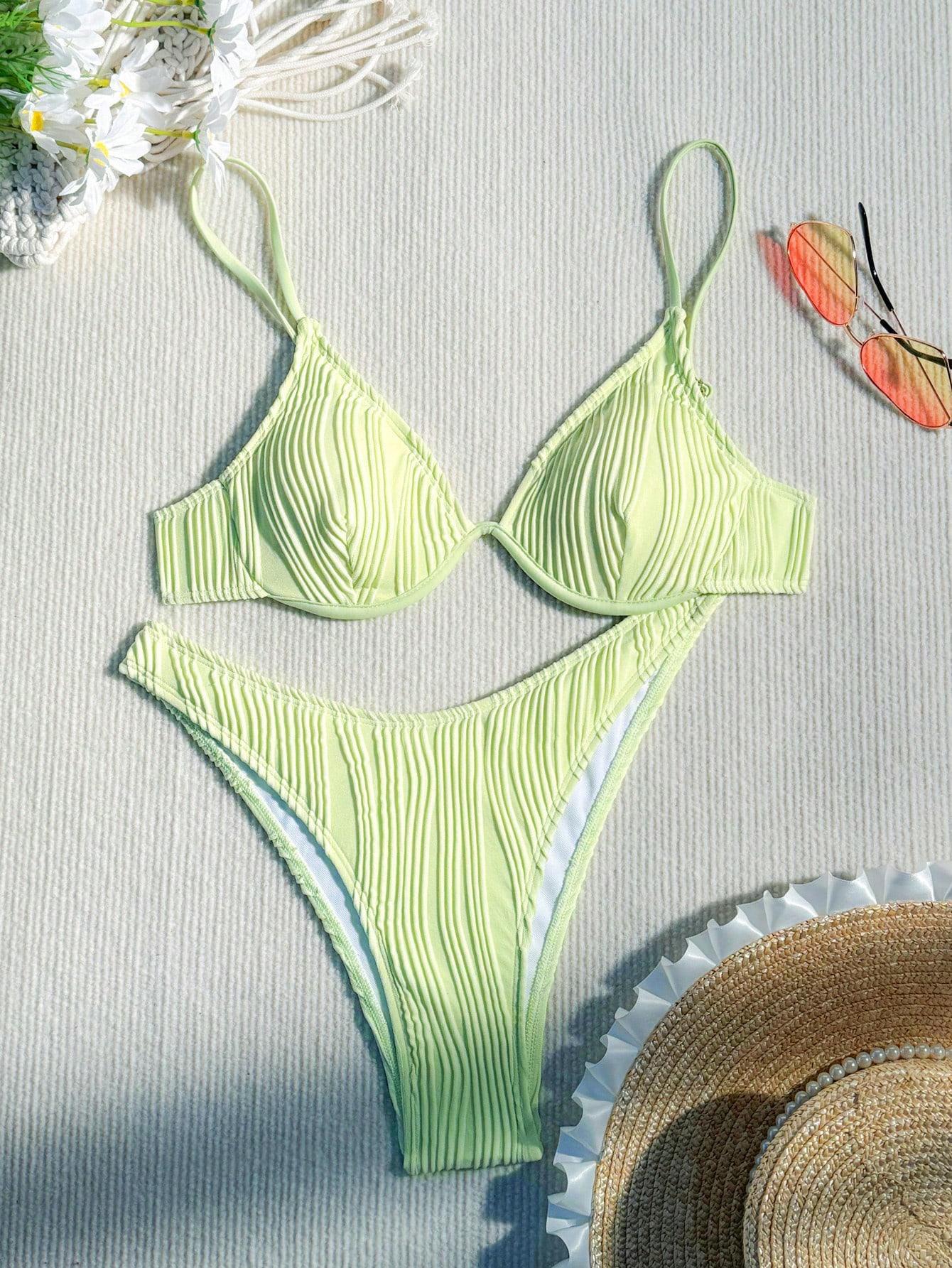 Effortlessly Elegant Top with a Timeless Design