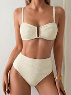 Effortlessly Elegant Bikini with a Timeless Design