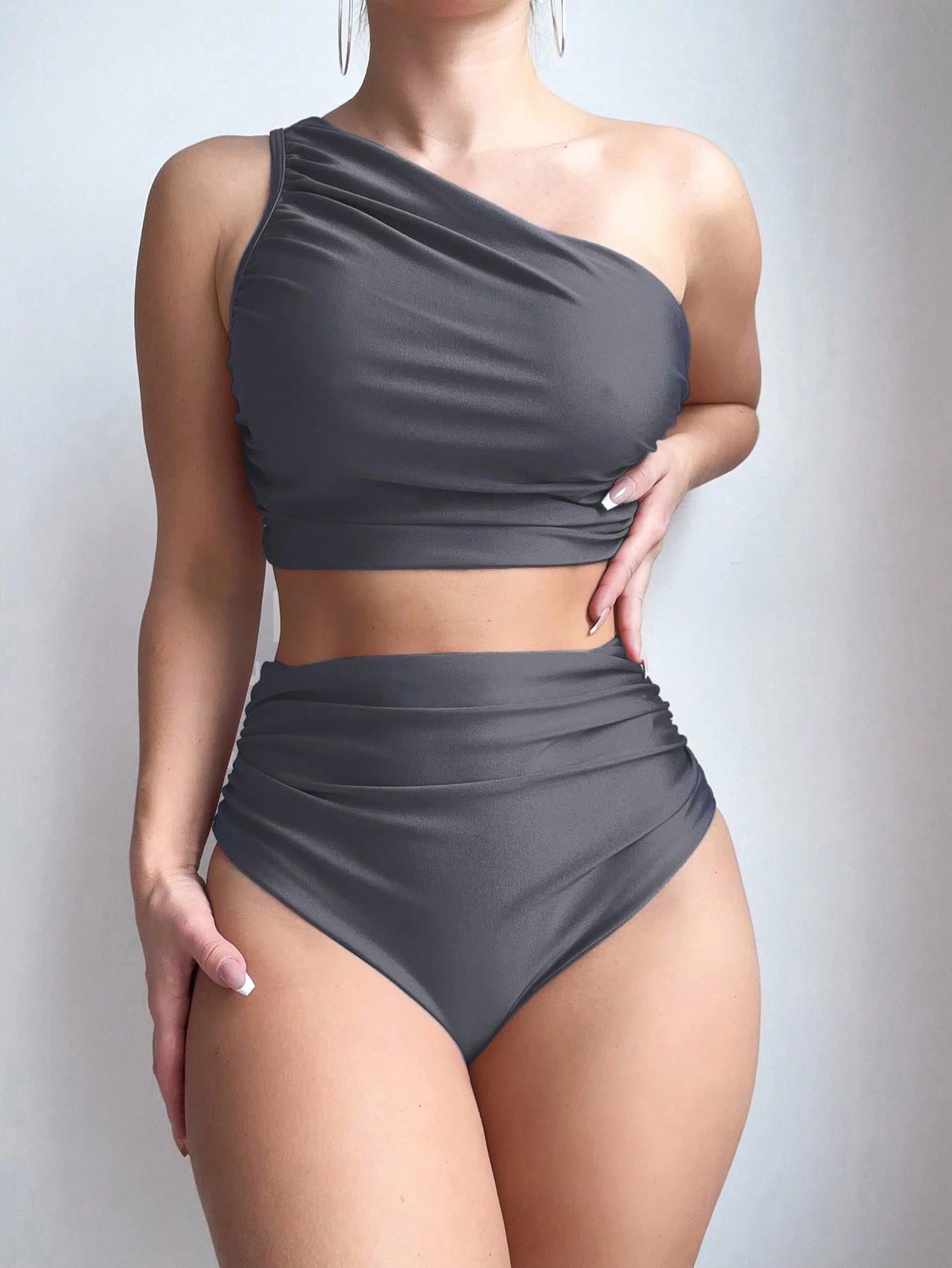 Finely Styled Top with a Classic Vintage Look