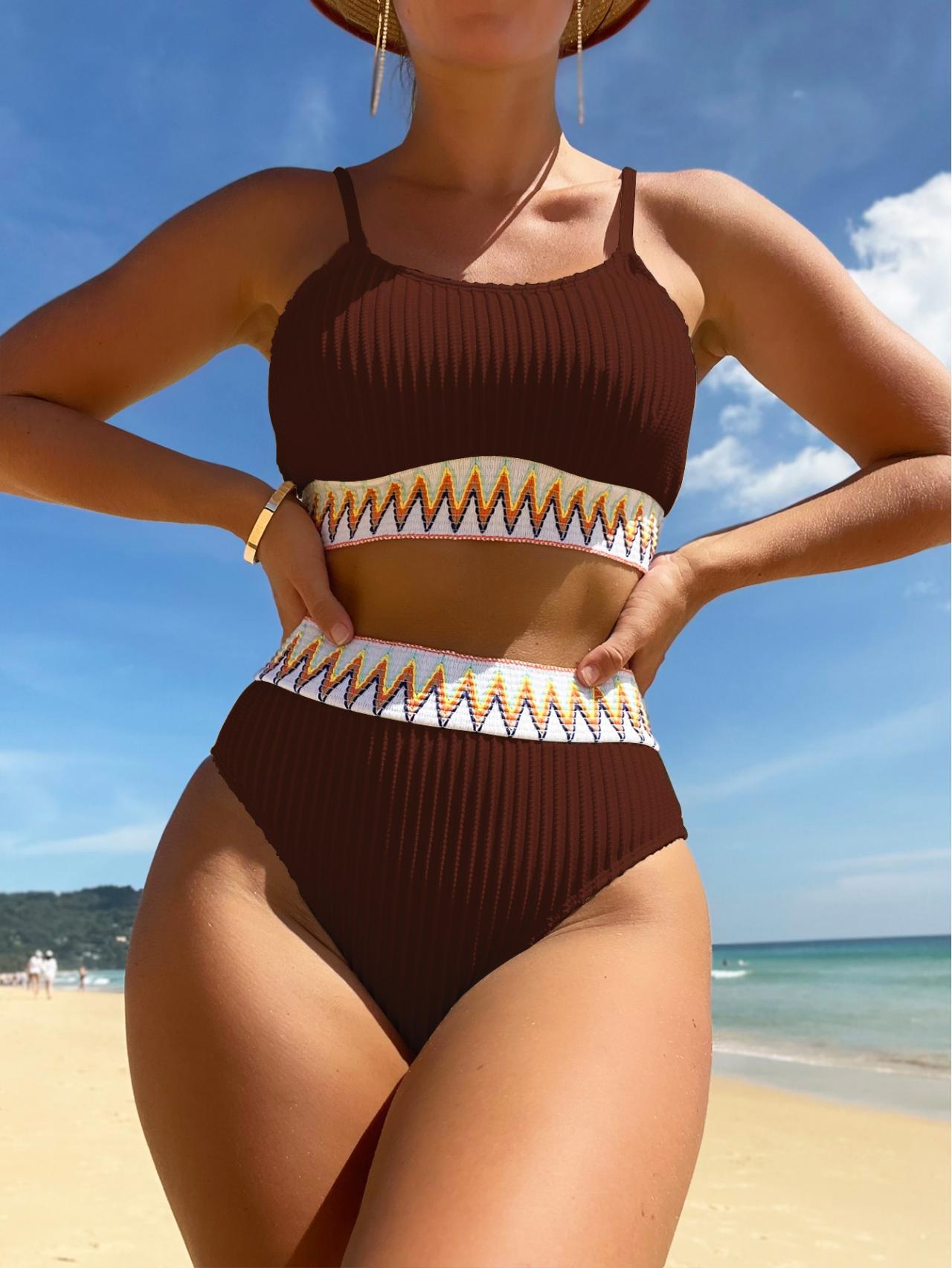 Effortlessly Elegant Bikini with a Timeless Design