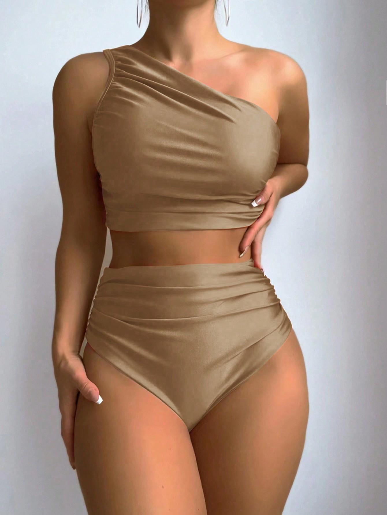 Finely Styled Top with a Classic Vintage Look
