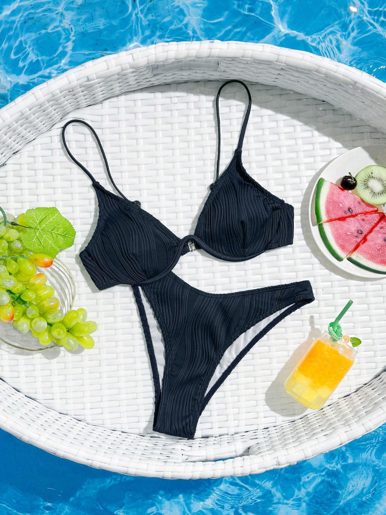 Effortlessly Elegant Top with a Timeless Design