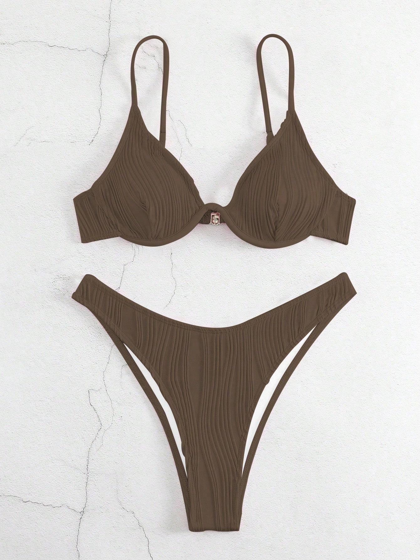 Effortlessly Elegant Top with a Timeless Design