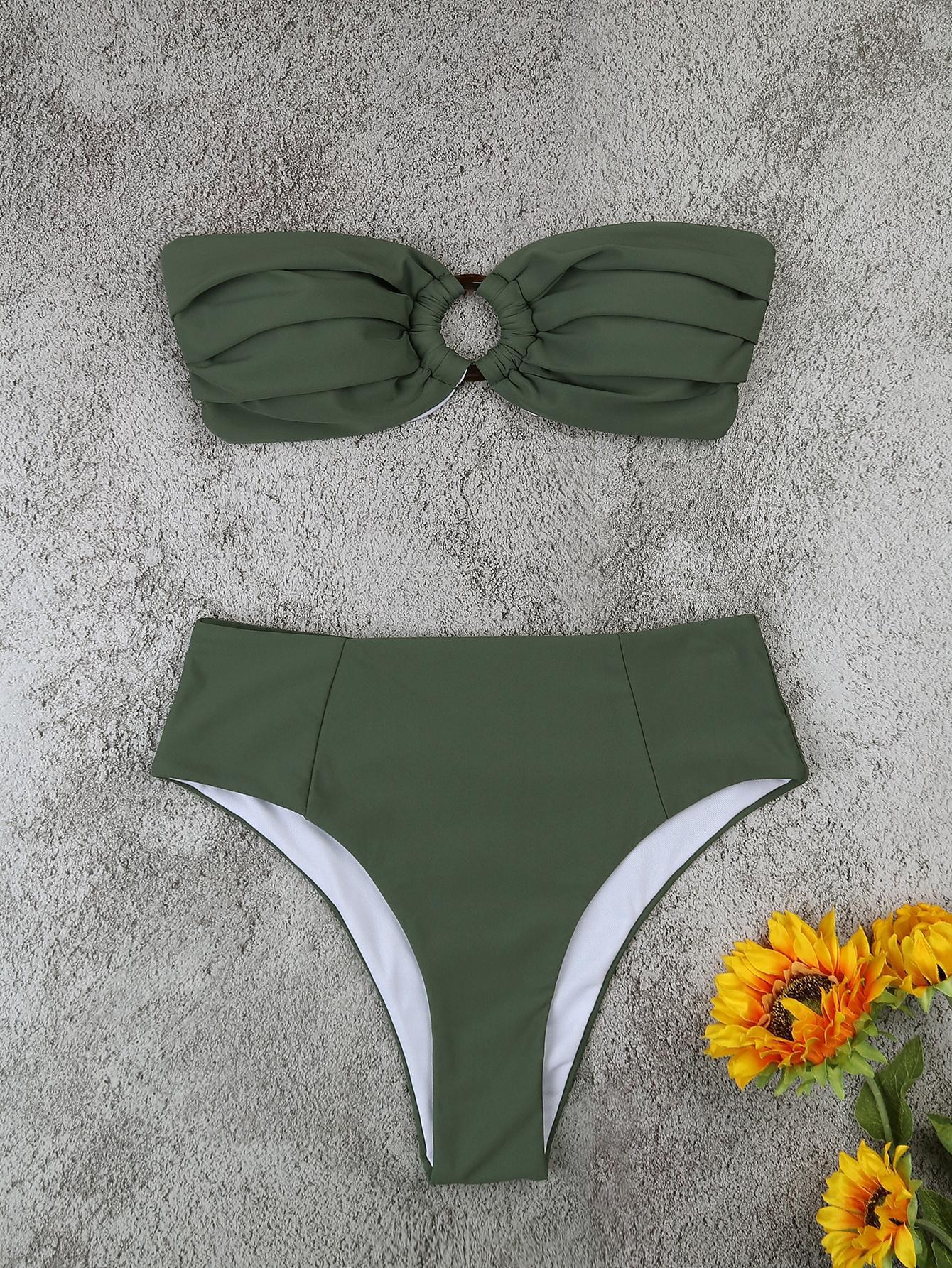 Finely Styled Top with a Classic Vintage Look