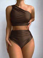 Finely Styled Top with a Classic Vintage Look