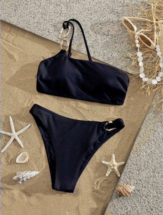 Effortlessly Elegant Top with a Timeless Design