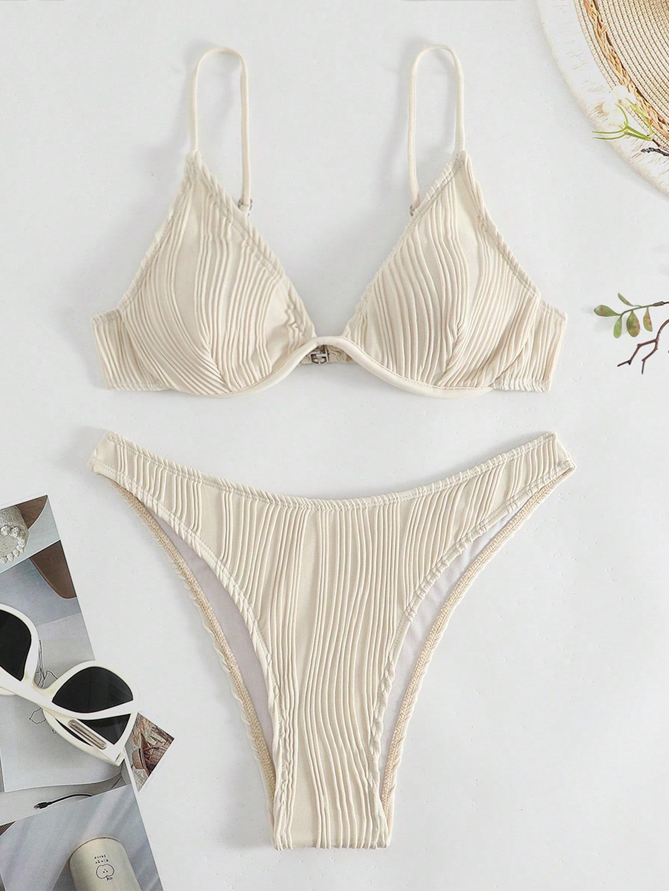 Effortlessly Elegant Top with a Timeless Design