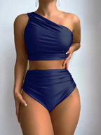 Finely Styled Top with a Classic Vintage Look