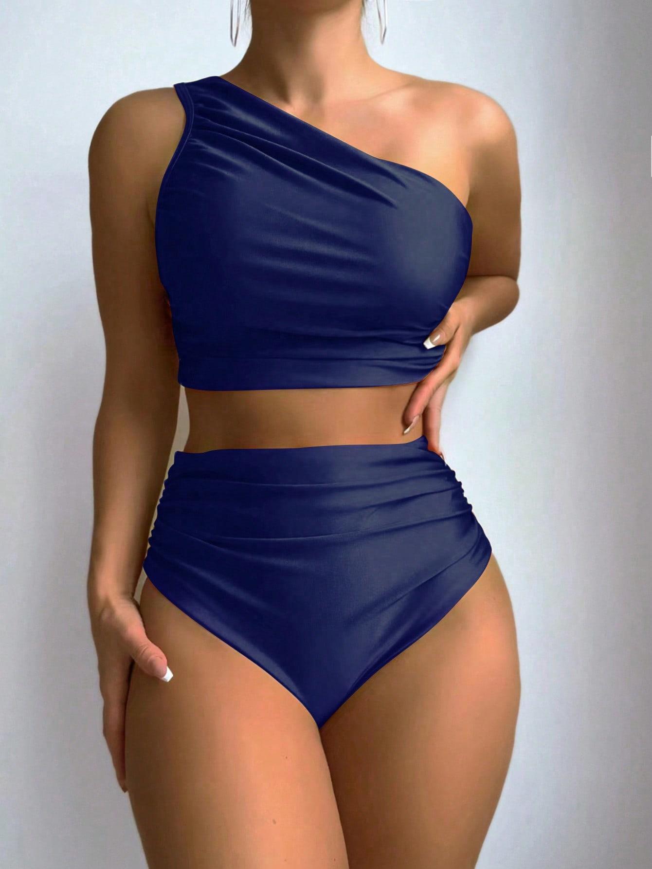 Finely Styled Top with a Classic Vintage Look