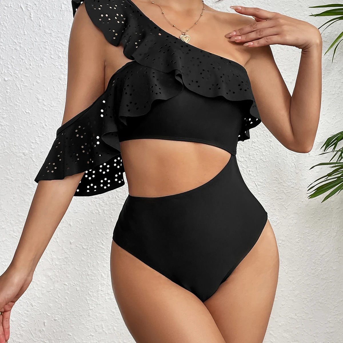 Effortlessly Elegant Bathing Suit with a Timeless Design