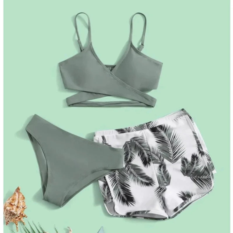 Effortlessly Elegant Bathing Suit with a Timeless Design