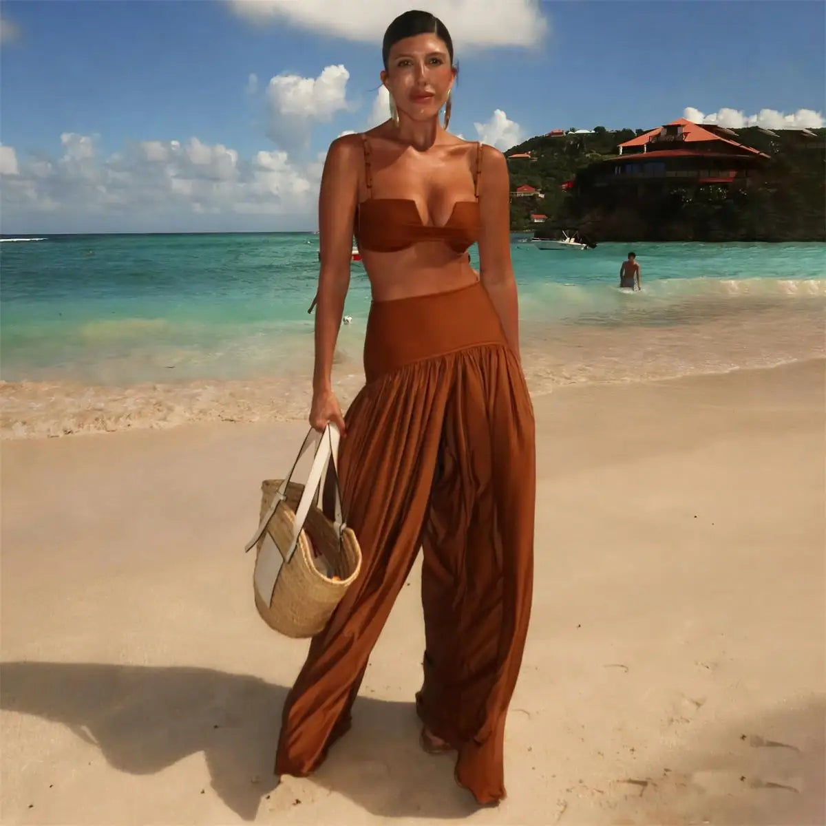 Effortlessly Elegant Bathing Suit with a Timeless Design