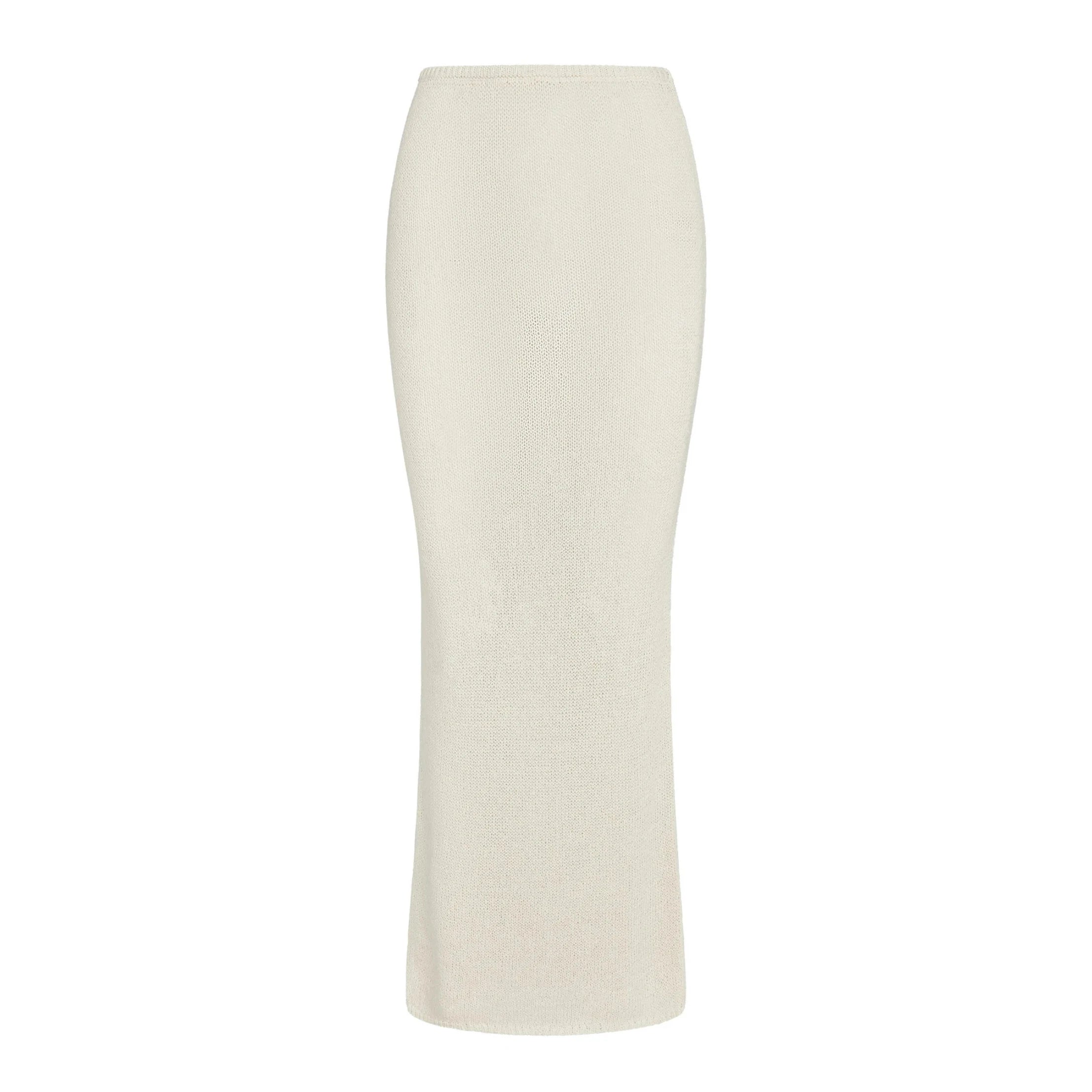 Effortlessly Elegant Bathing Suit with a Timeless Design