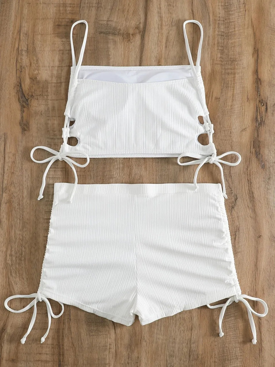 Effortlessly Elegant Bikini with a Timeless Design