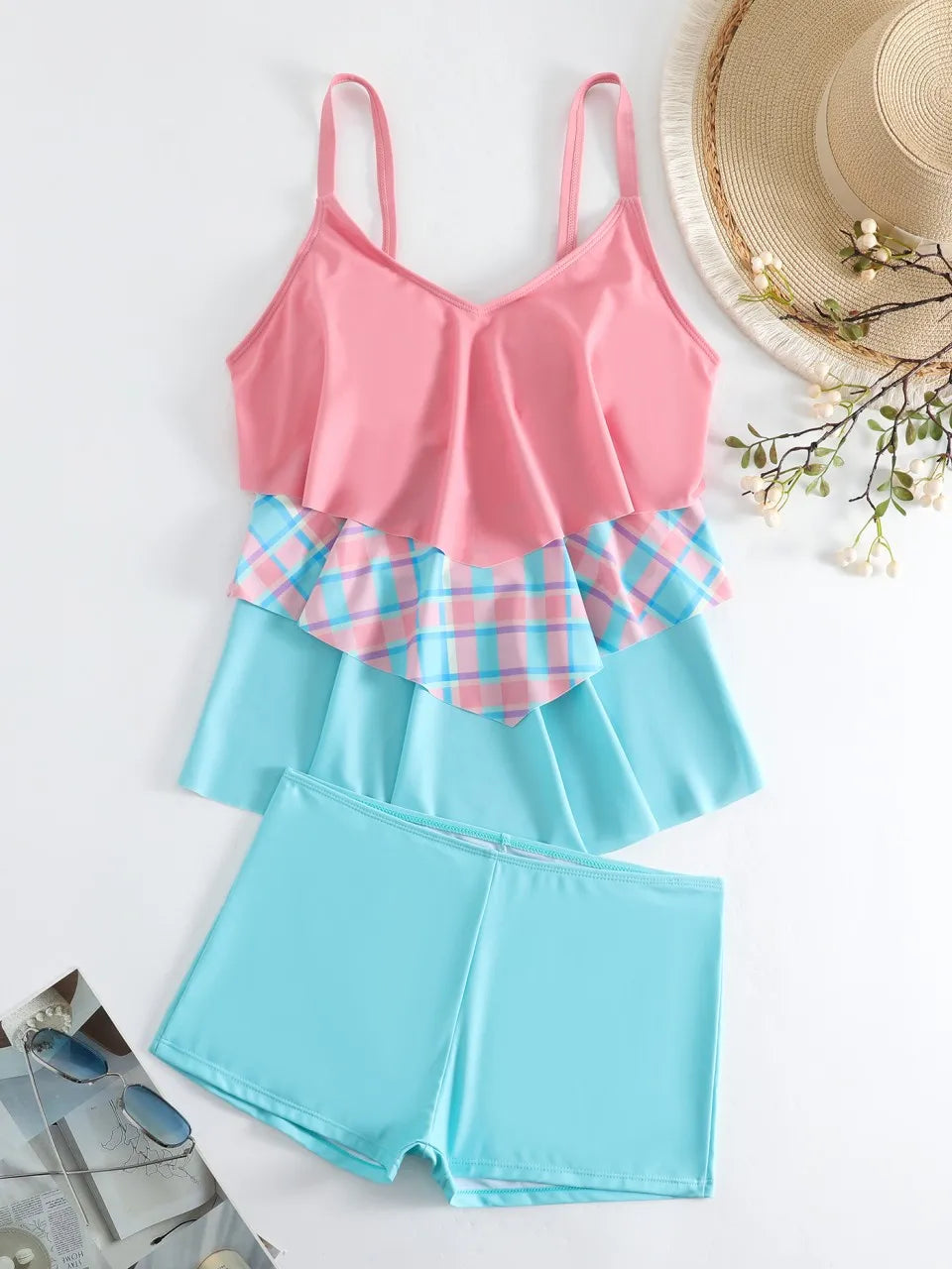 Effortlessly Elegant Swimsuit with a Timeless Design