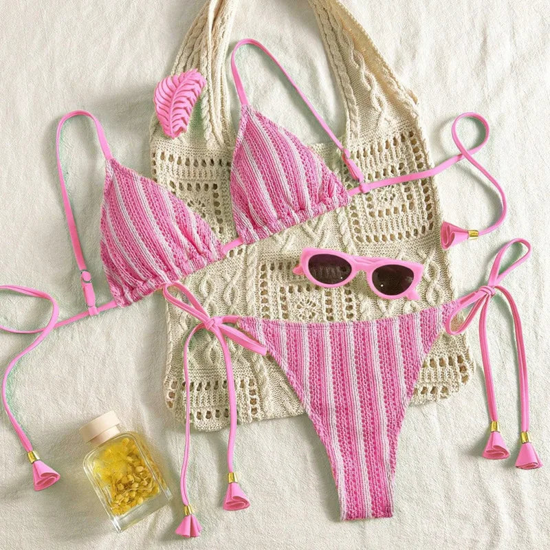 Effortlessly Elegant Bathing Suit with a Timeless Design