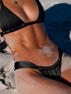 Effortlessly Elegant Bikini with a Timeless Design