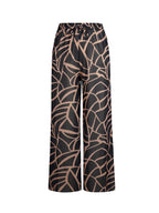 Effortlessly Elegant Pants with a Timeless Design