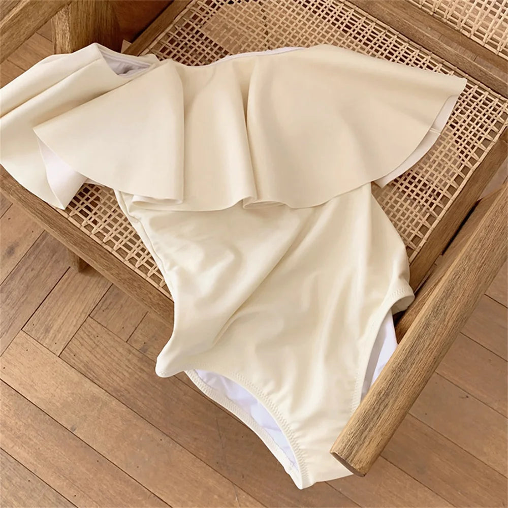 Effortlessly Elegant Bathing Suit with a Timeless Design