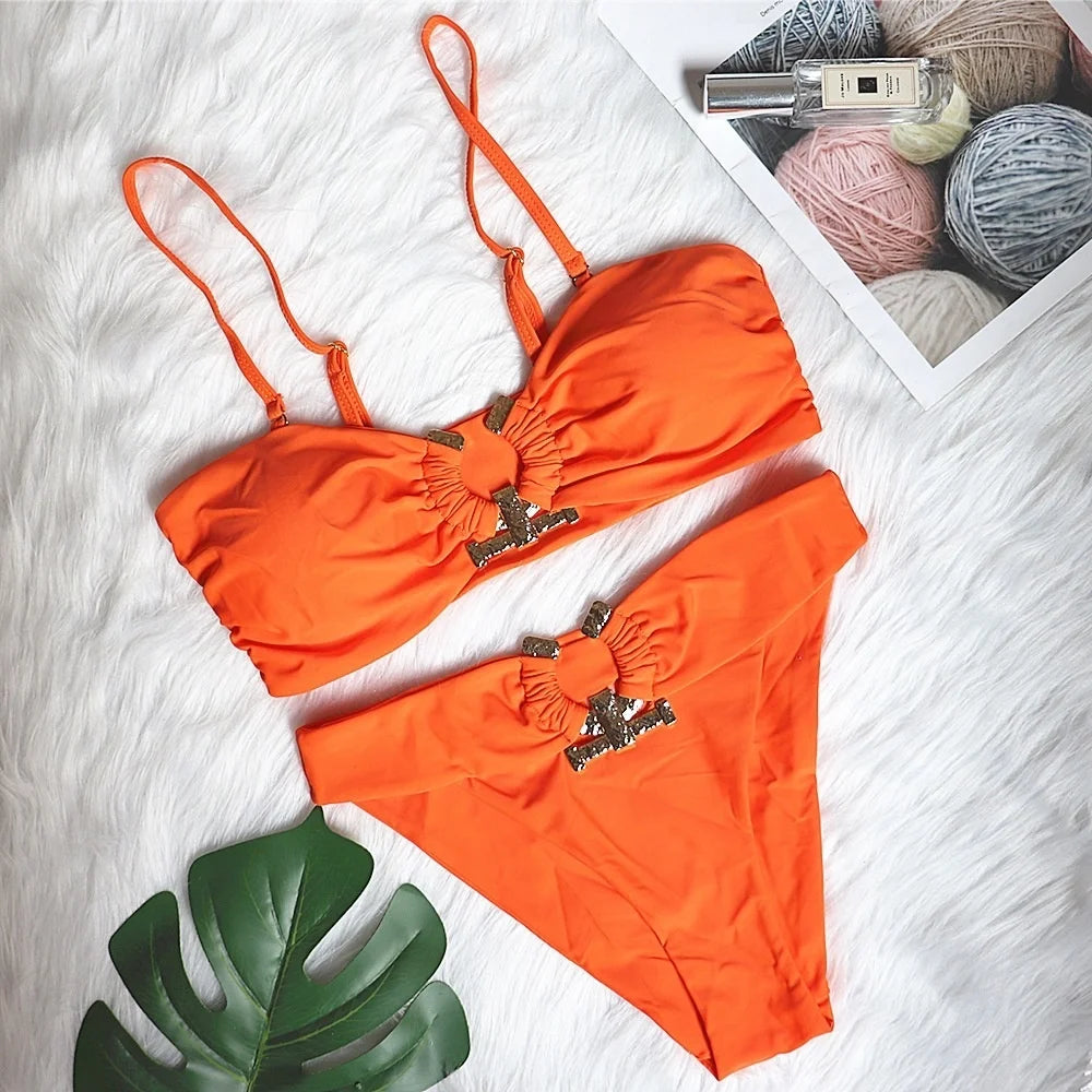Effortlessly Elegant Bathing Suit with a Timeless Design