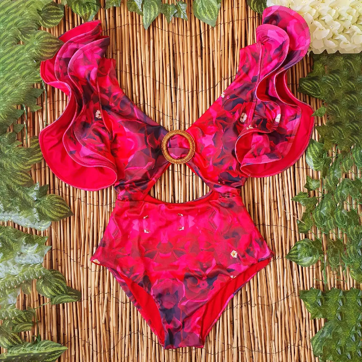 Effortlessly Elegant Bathing Suit with a Timeless Design