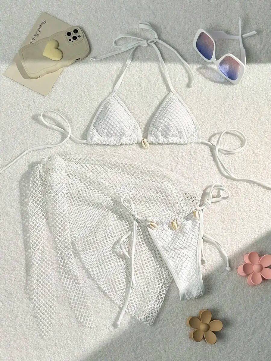Effortlessly Elegant Bathing Suit with a Timeless Design