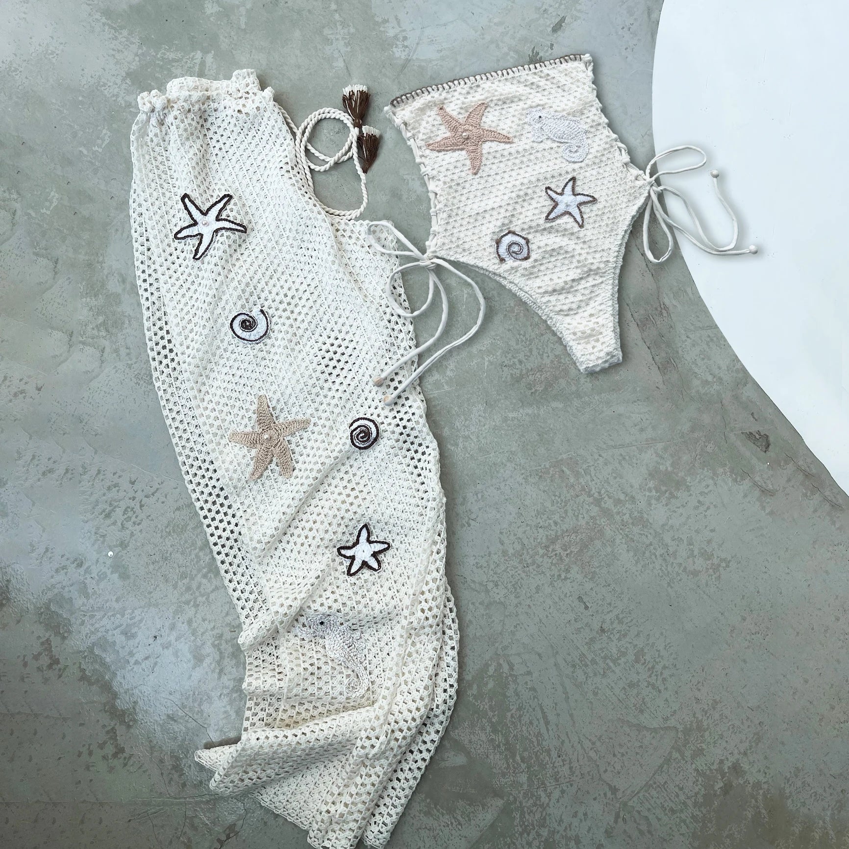 Casually Elegant Pants with a Refined Edge