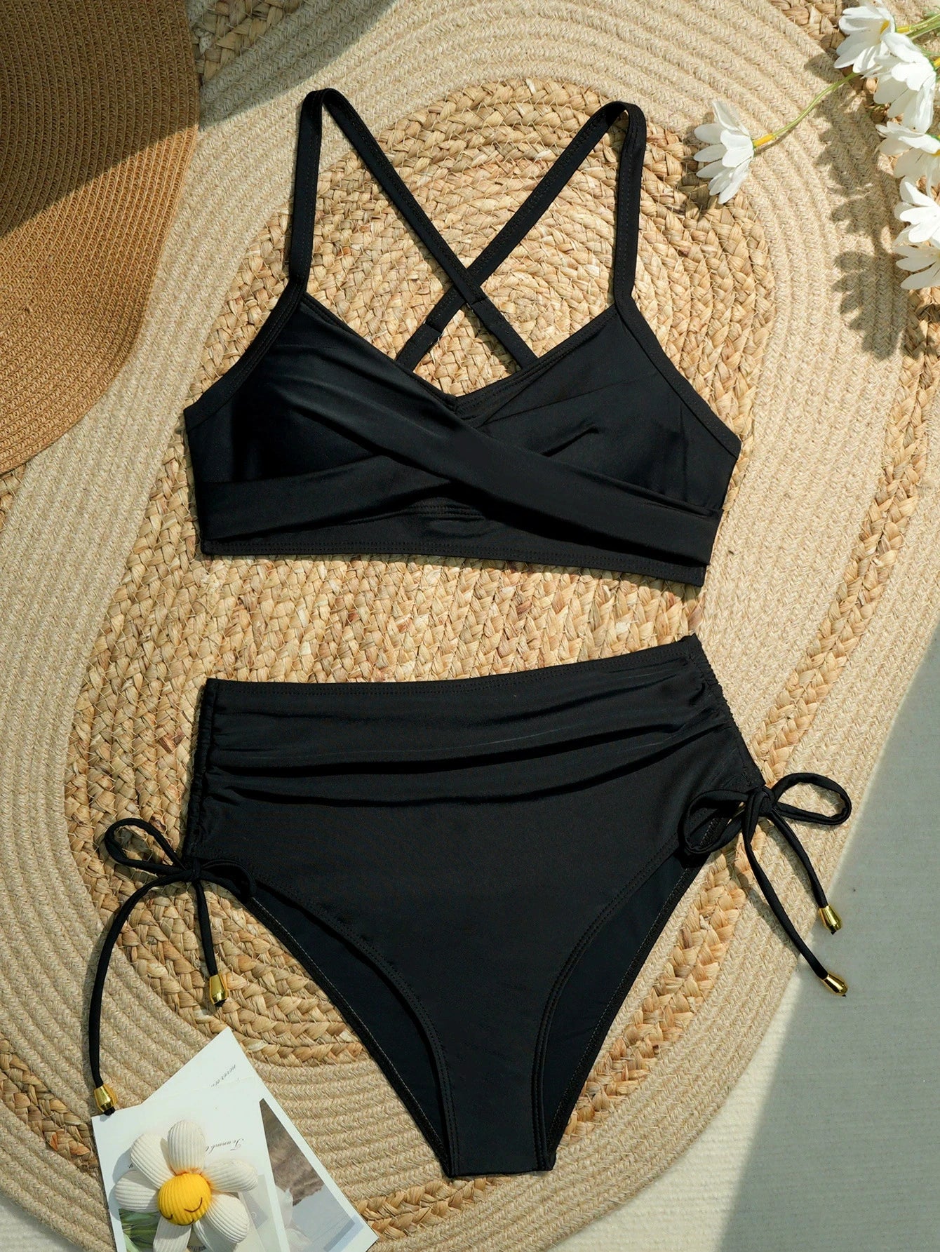 Effortlessly Elegant Bikini with a Timeless Design