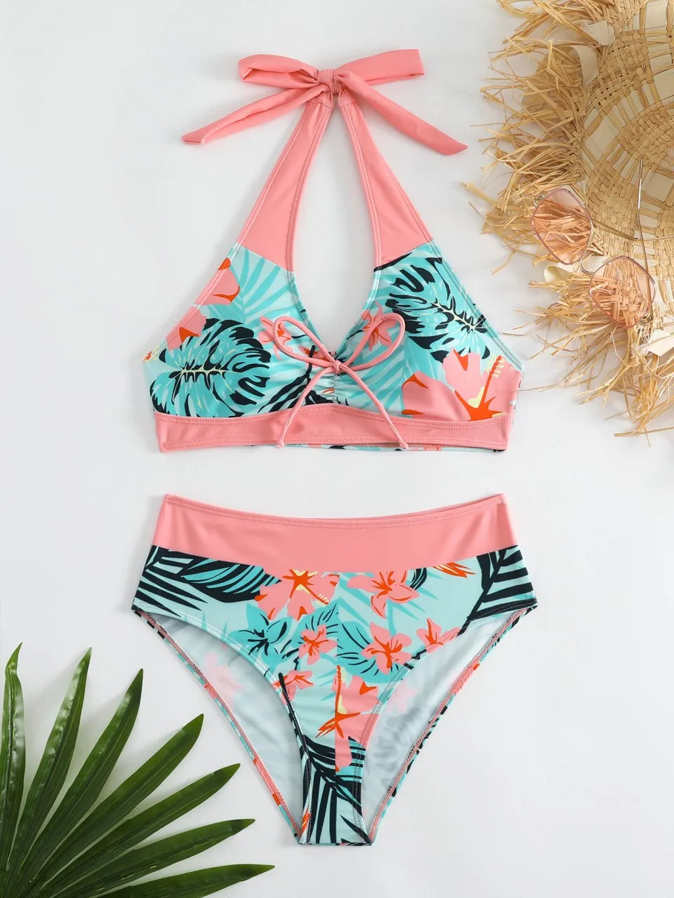 Effortlessly Elegant Bikini with a Timeless Design