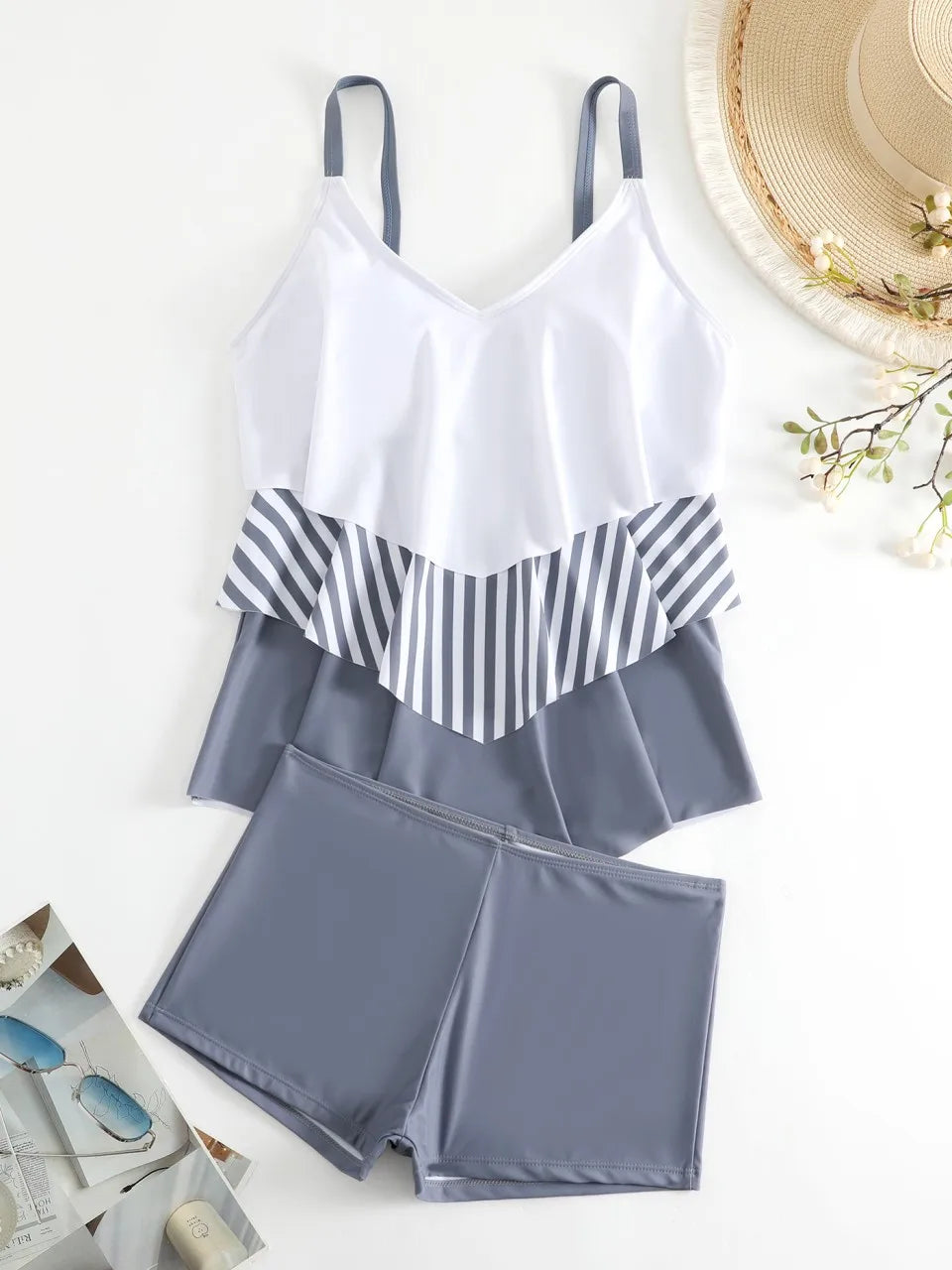 Effortlessly Elegant Swimsuit with a Timeless Design