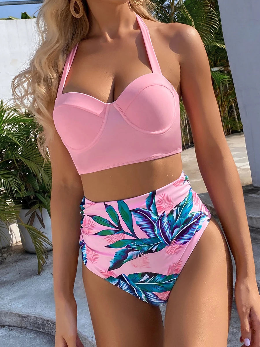 Effortlessly Elegant Bathing Suit with a Timeless Design